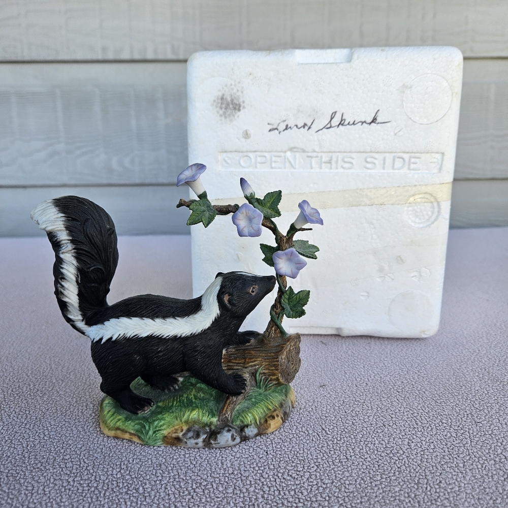 Lenox Scent of Spring 1994 Skunk Handcrafted Porcelain 5" Figurine Carton